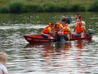 Výcvik na vodě – 10-12.6.2011, Veltrusy – Vytažení tonoucího na člun